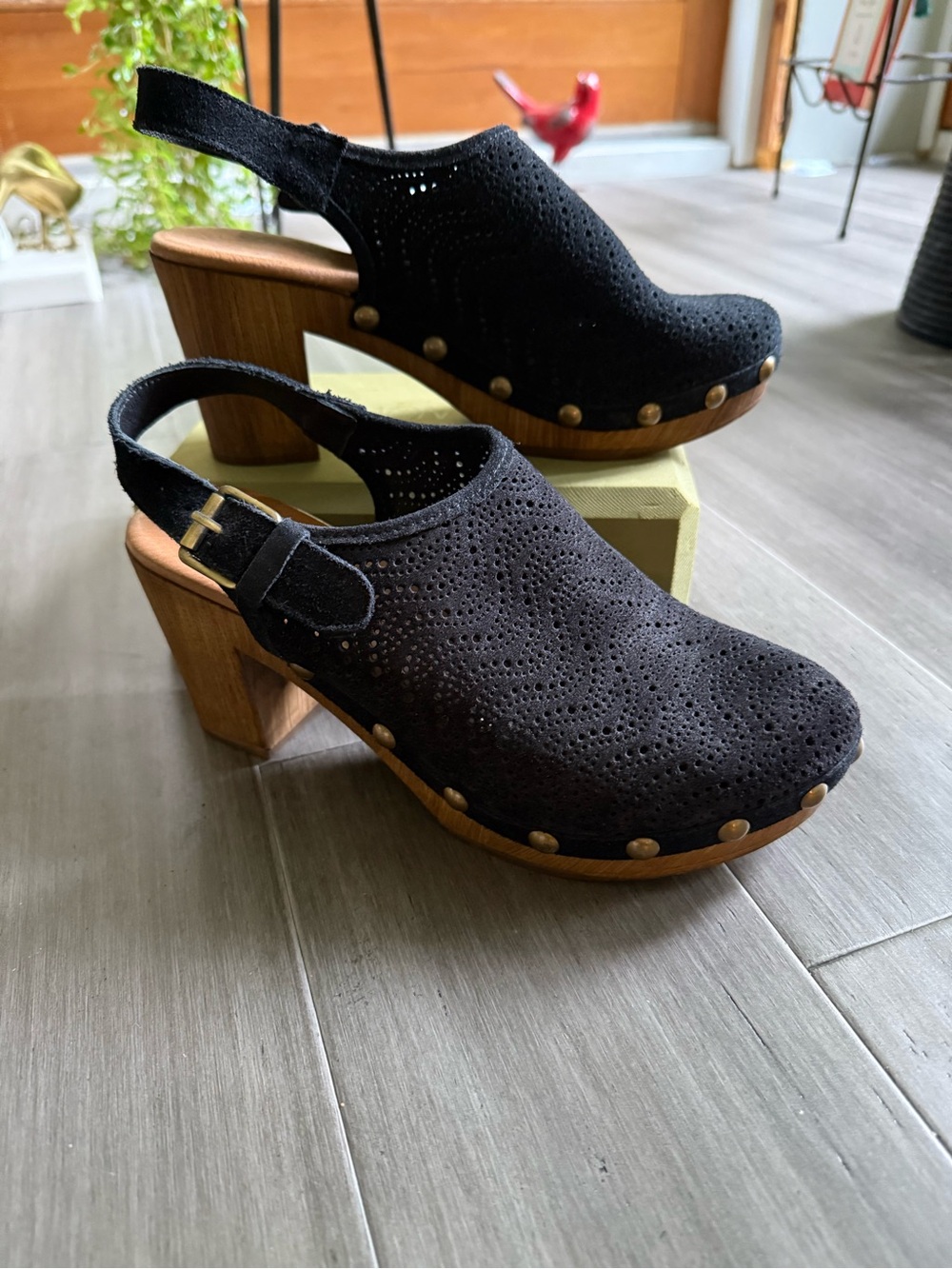 Eric Michaels Suede Slingback Clog Heels 8